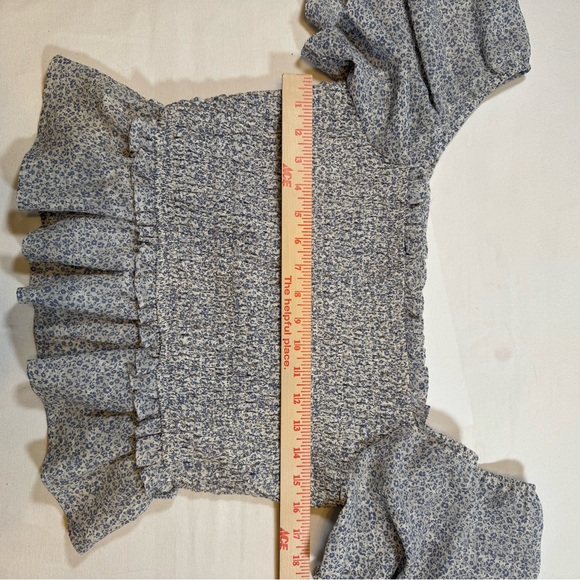 Astr The Label Blue and White Floral Smocked Flutter Sleeved Crop Top Blouse - Picture 6 of 7